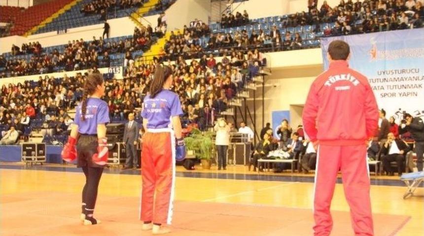 İzmir&rsquo;de &Ouml;ğrenciler &ldquo;uyuşturucuya Hayır&rdquo; Dedi