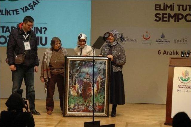 Emine Erdoğan Ve Sare Davutoğlu, “elimi Tutar Mısın?” Sempozyumunda