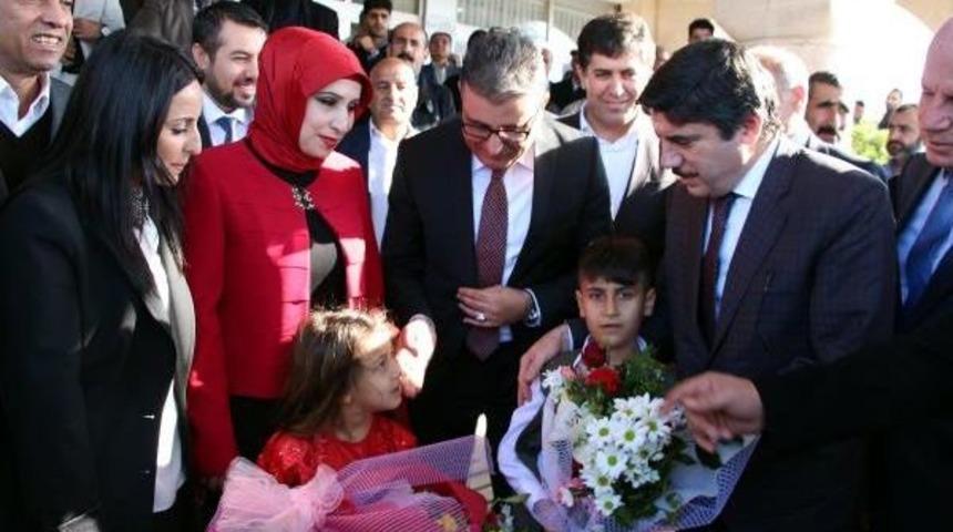 Ak Partili Aktay: K&uuml;rtler Bazi Haklara Kavuşmuşsa Bu Silah Sayesinde Değildir