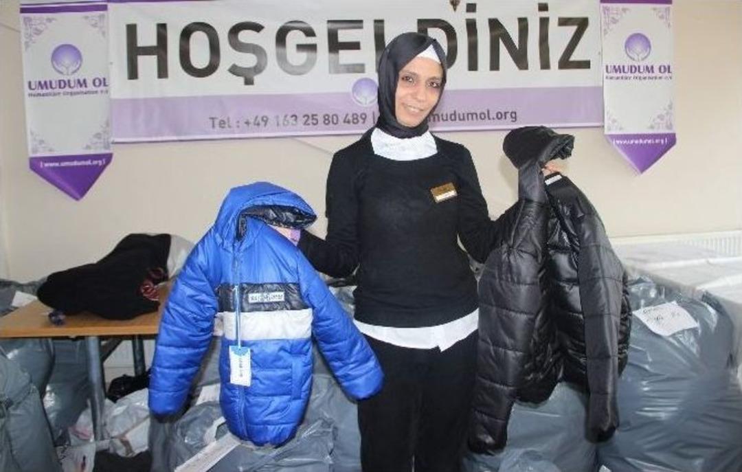 400 &Ccedil;ocuğa Mont Yardımı