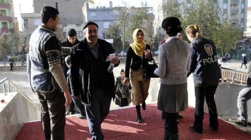 Siverek&rsquo;te İlk Kez A&ccedil;ık &Ouml;ğretim Fak&uuml;ltesi Sınavları Yapıldı