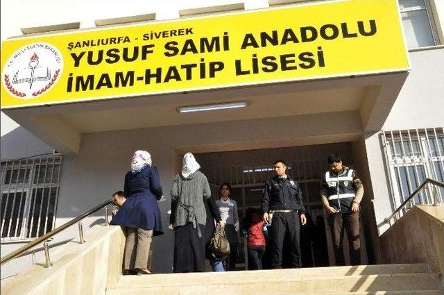 Siverek&rsquo;te İlk Kez A&ccedil;ık &Ouml;ğretim Fak&uuml;ltesi Sınavları Yapıldı 1