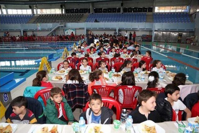 Şehitkamilli Yüzücüler Kahvaltıda Buluştu