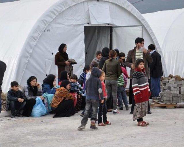 İstanbul'da Dilenen Ve Sokakta Yaşayan Suriyeliler İslahiye Kampina Yerleştirildi