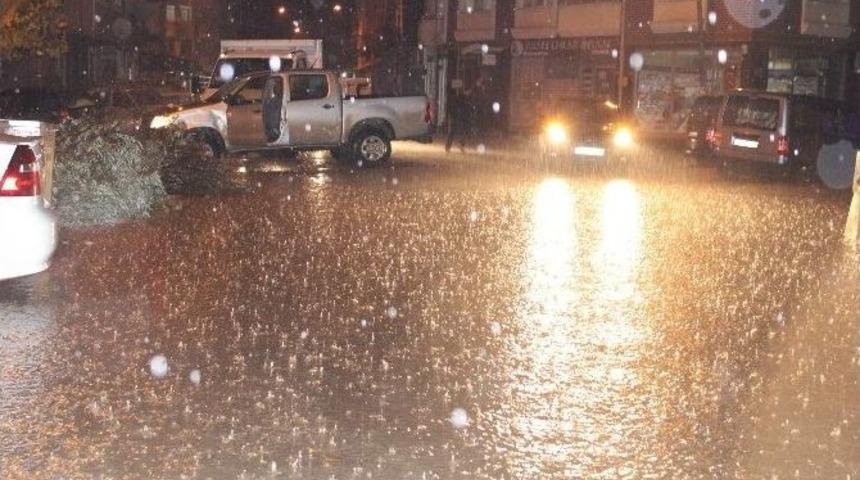 &Ccedil;anakkale&rsquo;de Sağanak Yağış