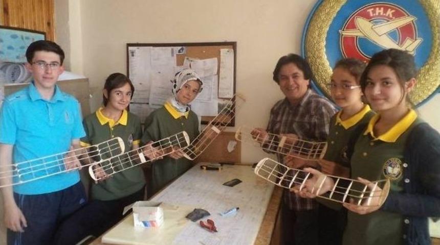 Demirci&rsquo;nin Model U&ccedil;ak Ustalarından &rsquo;&rsquo;ata&rsquo;&rsquo; Modeli