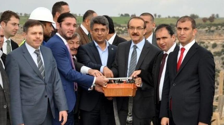 Uşak Ulubey Kanyonunda Cam Terasın Temeli Atıldı