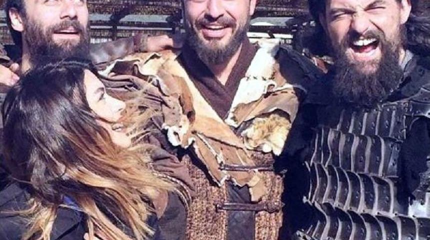 Engin Altan D&uuml;zyatan: Normal Standartlarin &Uuml;st&uuml;ndeyim Galiba