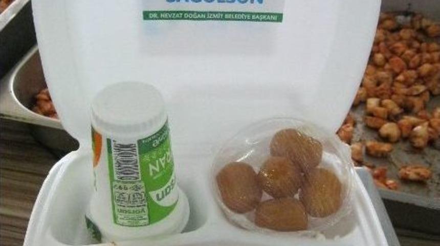 İzmit Belediyesi Acılı Ailelerin Yanında