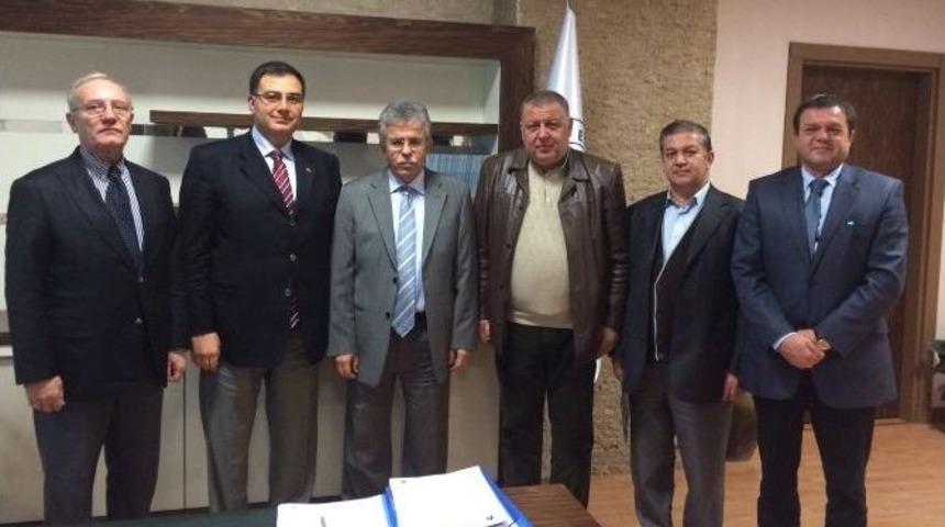 Huzur Sevenler Ve Destekleyenler Derneği&rsquo;nden Eskişehir Vergi Dairesi Başkanı &Ouml;zbakır&rsquo;a Hayırlı Olsun Ziyareti