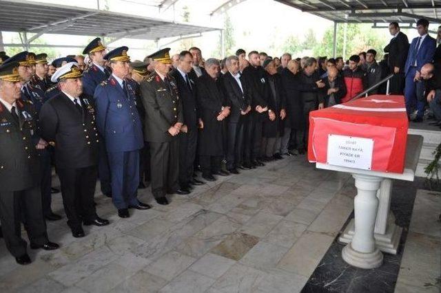 Şehit Piyade Er Tamer Kaya İzmir’de Toprağa Verildi