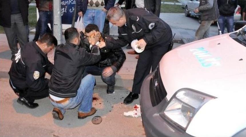 (&ouml;zel Haber) Otob&uuml;ste G&uuml;r&uuml;lt&uuml; Kavgası: 1 Yaralı