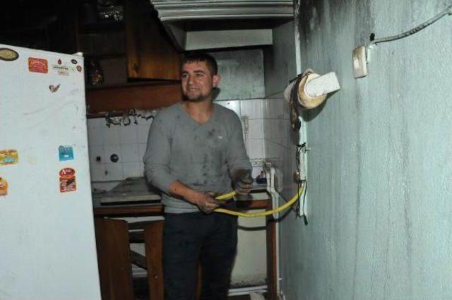 Eskişehir de Apartmanda Patlama Ve Yangin: 5 Kişi Hastaneye Kaldirildi (2) 2