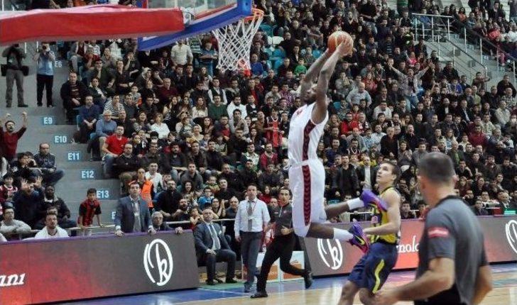 Uşak Sportif Lidere Acımadı G1