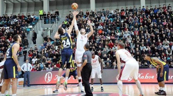 Uşak Sportif Lidere Acımadı G2