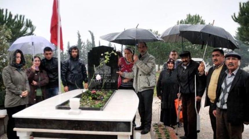 İntihar Eden Erler Şehit Sayilmazsa, Aileleri Vatandaşliktan &Ccedil;ikacak