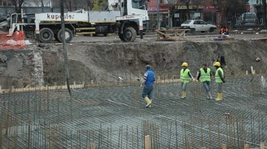 S&uuml;leyman &Ccedil;akır Lisesi&rsquo;nin Temeli Atıldı