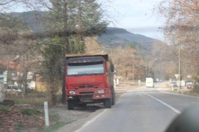 Kamyon S&uuml;r&uuml;c&uuml;s&uuml; Kazaya Davetiye &Ccedil;ıkarttı 1