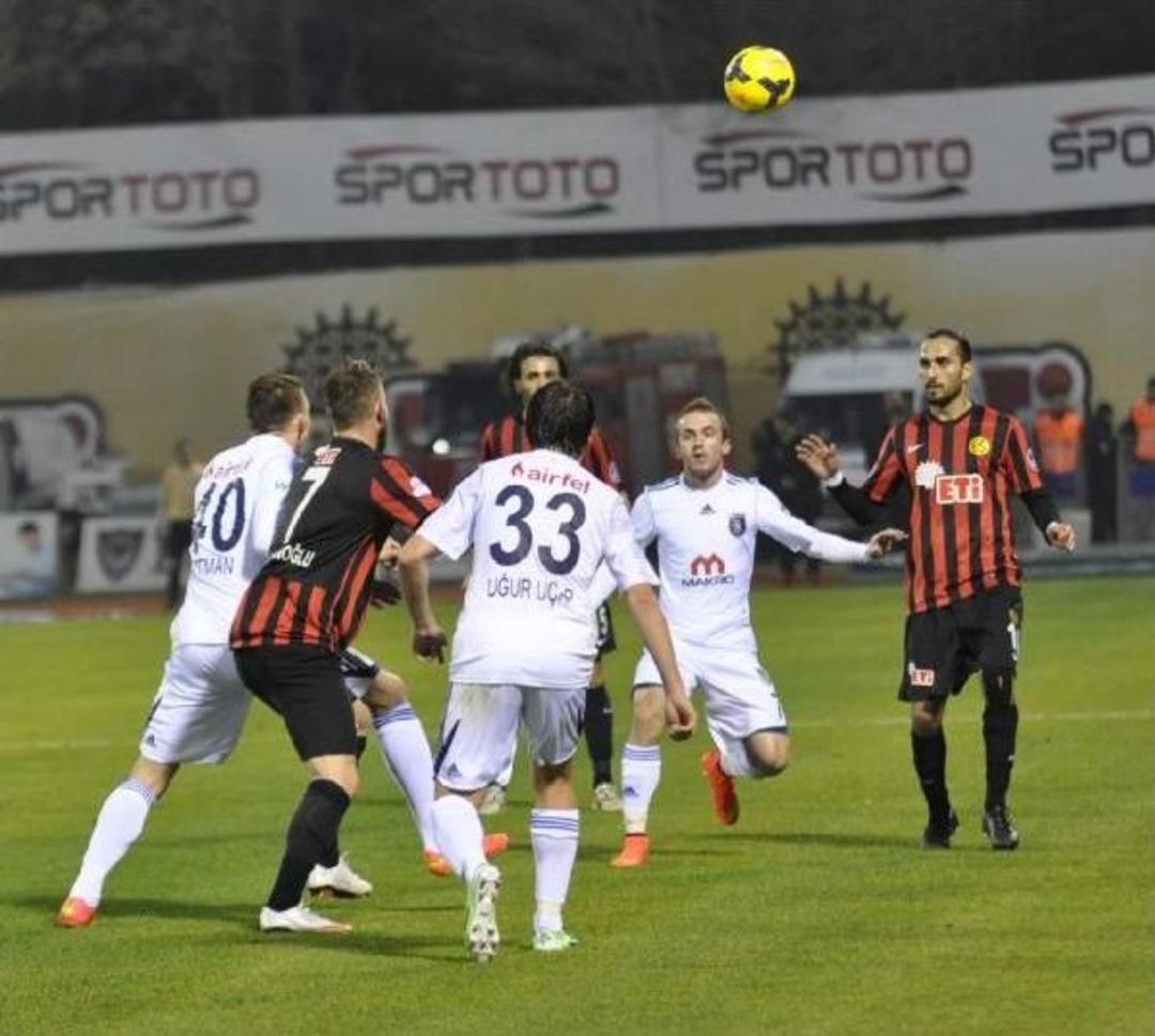 Eskişehirspor-İstanbul Başakşehirspor Fotoğraflari