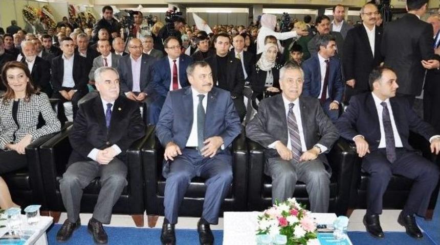 Arın&ccedil;: "yeni Komplolarla Karşı Karşıyayız"