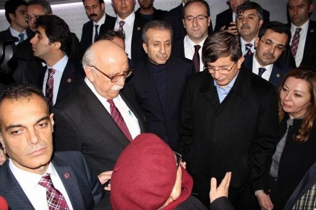 Başbakan Davutoğlu Dede Korkut Parkı&rsquo;nı Gezdi