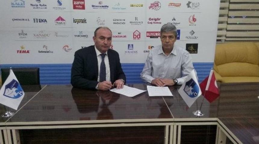 B.b. Erzurumspor Turhan &Ouml;zyazanlar İle Anlaştı