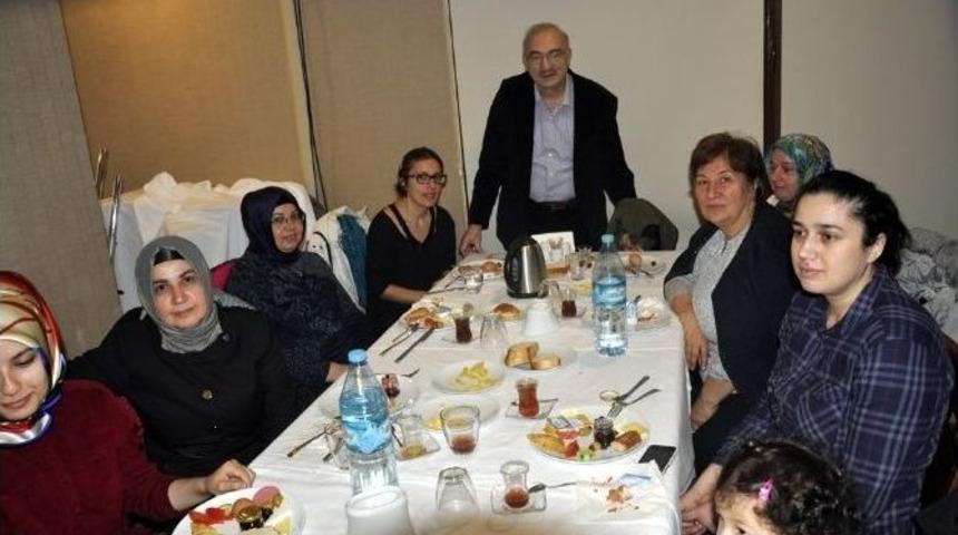 Karab&uuml;k Yeniceliler Kahvaltıda Buluştu