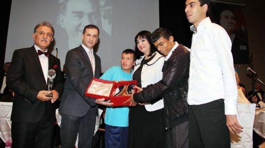 Atb Korosu&rsquo;ndan 10&rsquo;uncu Yılda Anlamlı Konser