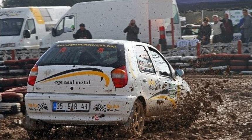 Menderes&rsquo;te Perde Otokros İle Kapandı