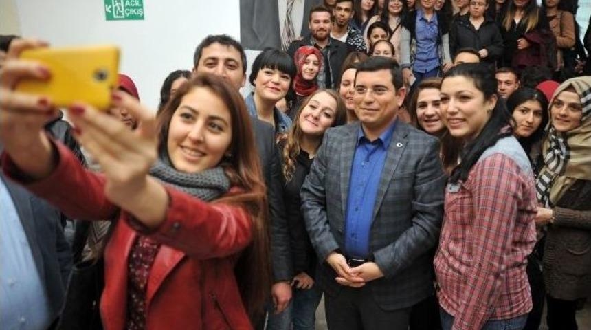 T&uuml;t&uuml;nc&uuml; Mak&uuml;&rsquo;de &Ouml;ğrencilerle Bir Araya Geldi