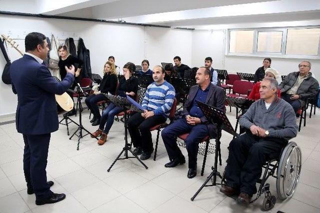 G&ouml;lbaşı Belediyesi Gen&ccedil;lik Ve Sanat Merkezi&rsquo;nden 600 Kişiye &Uuml;cretsiz Sanat Kursu 1