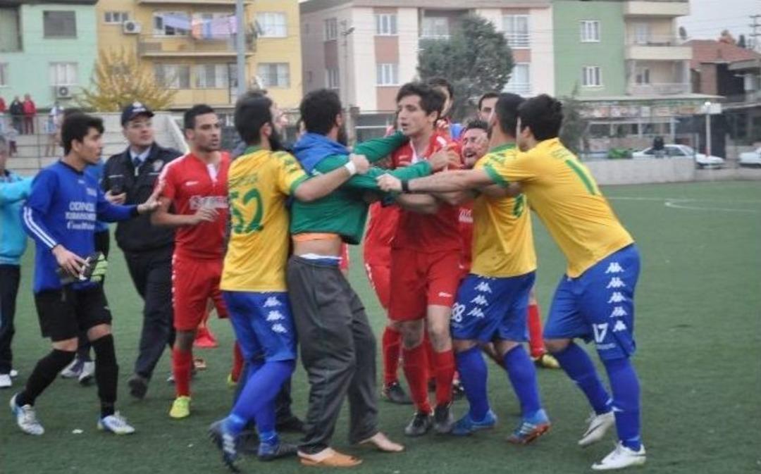 Denizli&rsquo;de Amat&ouml;r Ma&ccedil;ta Kavga