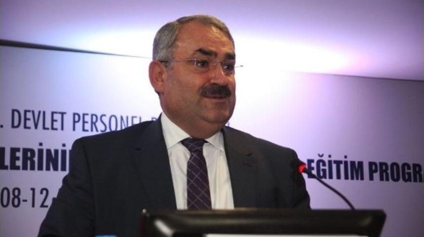 B&uuml;rokraside Bir Bu&ccedil;uk Asırlık Devrim