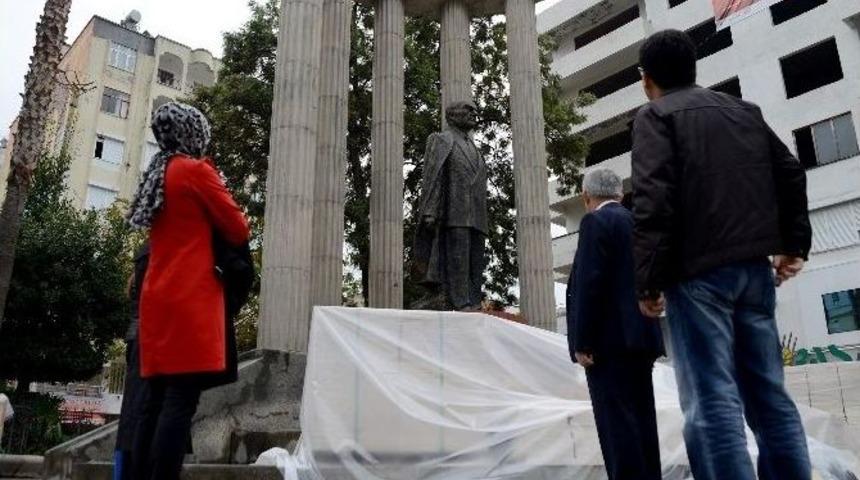 Başkan Çetinkaya, Cumhuriyet Meydanı’nda İncelemelerde Bulundu