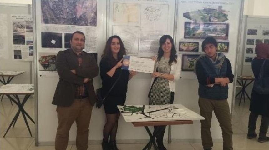 Hasan Kalyoncu &Uuml;niversitesi &Ccedil;alıştayda İki &Ouml;d&uuml;l Aldı