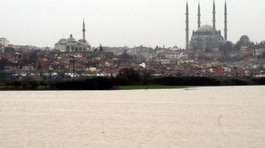Edirne'de Nehirlerin Debileri D&uuml;ş&uuml;yor