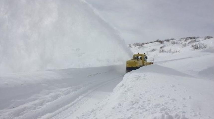 Tunceli İl &Ouml;zel İdaresi Karla M&uuml;cadeleye Hazır
