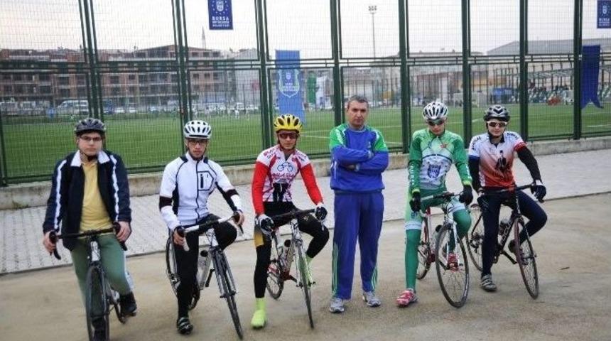 B&uuml;y&uuml;kşehirli Bisiklet&ccedil;ilerin Hedefi Milli Takım
