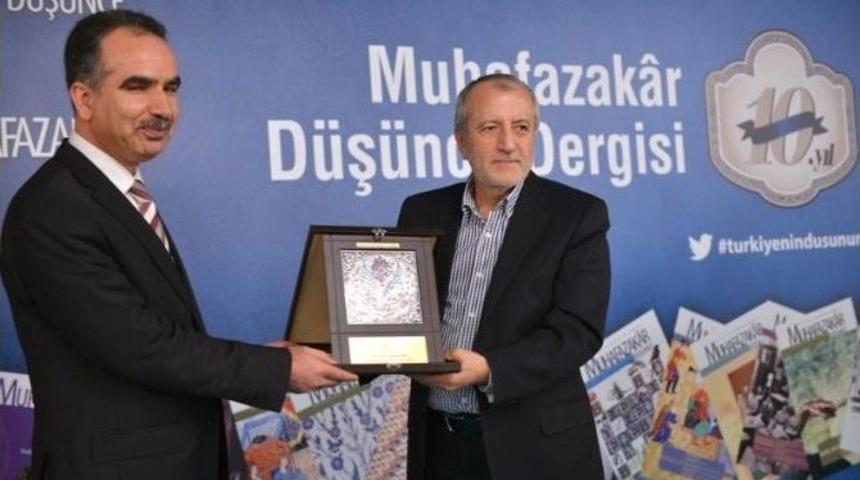 Muhafazak&acirc;r D&uuml;ş&uuml;nce Dergisinin 10.yıl &Ouml;zel &Ouml;d&uuml;l T&ouml;reni
