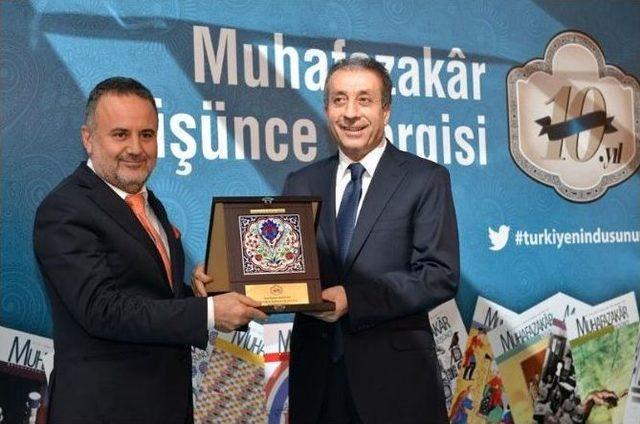 Muhafazak&acirc;r D&uuml;ş&uuml;nce Dergisinin 10.yıl &Ouml;zel &Ouml;d&uuml;l T&ouml;reni 1