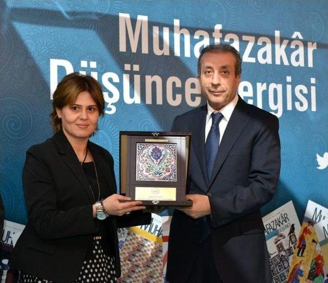 Muhafazak&acirc;r D&uuml;ş&uuml;nce Dergisinin 10.yıl &Ouml;zel &Ouml;d&uuml;l T&ouml;reni 3