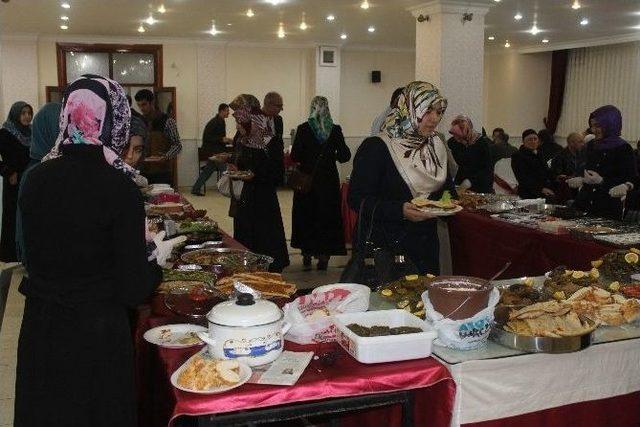 Mardinli &Ouml;ğrenciler Umre İ&ccedil;in Kermes A&ccedil;tı 2