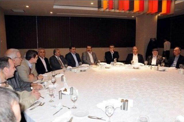 Bakan &Ccedil;elik Suriyeli Kanaat &Ouml;nderleri İle Bir Araya Geldi 1