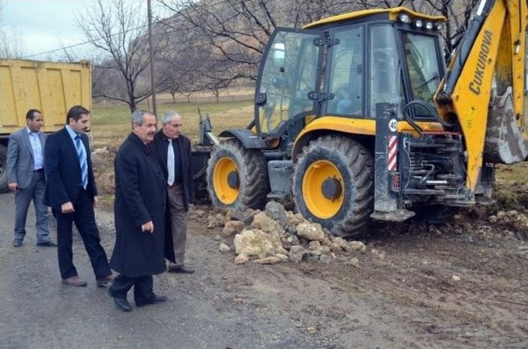 Adilcevaz&rsquo;da Yol Genişletme &Ccedil;alışması