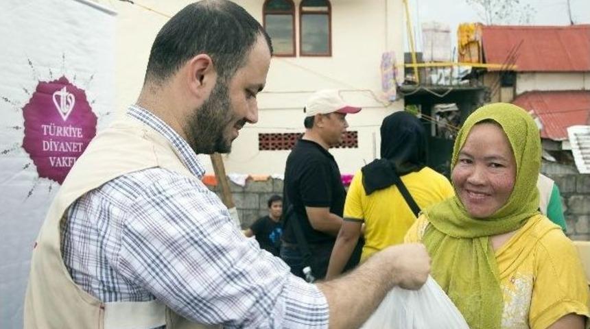 T&uuml;rkiye Diyanet Vakfı&rsquo;ndan Filipinler&rsquo;e 200 Bin Dolar İnsani Yardım