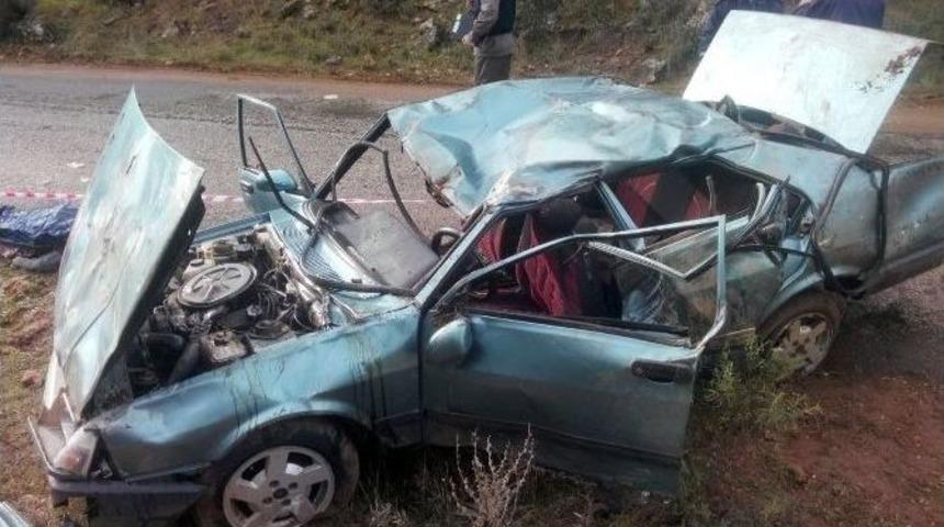 Aydın&rsquo;da Trafik Kazası: 2 &Ouml;l&uuml;, 3 Yaralı