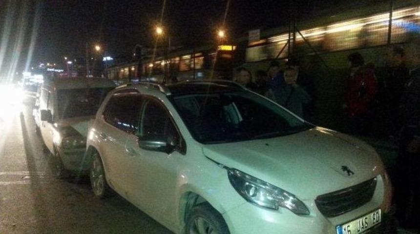 Zincirleme Kazada Faciadan D&ouml;n&uuml;ld&uuml;