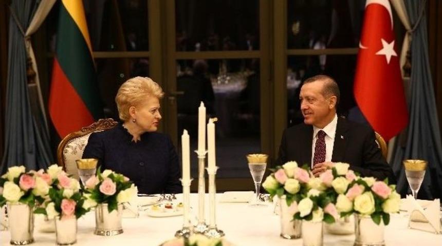 Cumhurbaşkanlığı Sarayı&rsquo;nda Litvanya Cumhurbaşkanı Grybauskaite Onuruna Akşam Yemeği Verildi