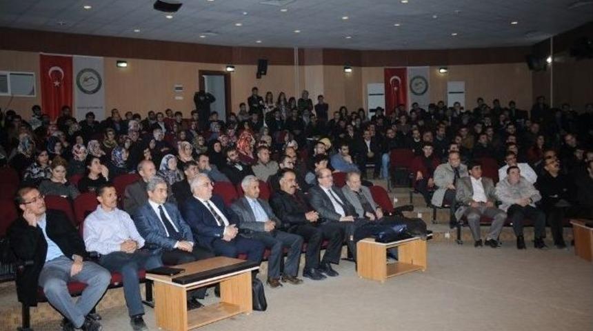 Iğdır&rsquo;da &ldquo;d&uuml;nya T&uuml;rkiye&rsquo;den Neler Bekliyor?&rdquo; Konferansı