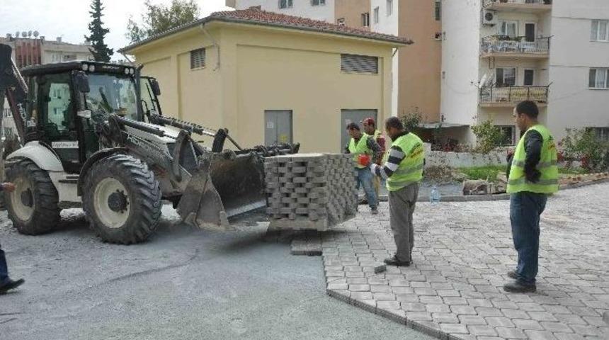 Kuşadası&rsquo;nda Yol Ve Kaldırım &Ccedil;alışmaları
